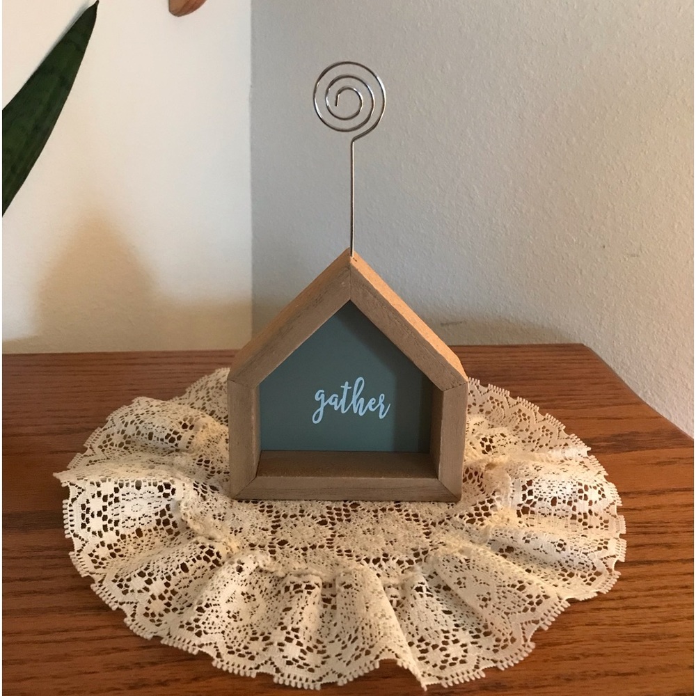 Adorable Wooden Picture Holder